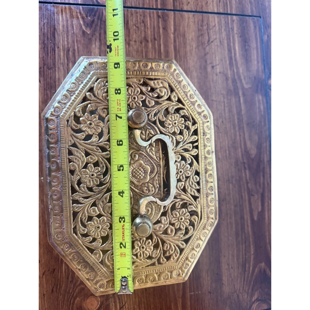 Vintage Brass Octagon Trinket Box - Ornate  Mughal Jewelry or Trinket Box - Picture 10 of 13